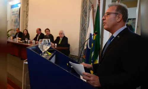 Caminhoneiros: Ministro de Minas e Energia nega possibilidade de greve 