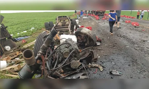 Duas pessoas morrem após acidente na PR-323