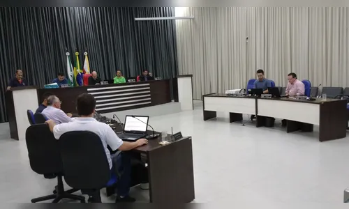 Câmara congela subsídios e salários dos dois poderes em Apucarana