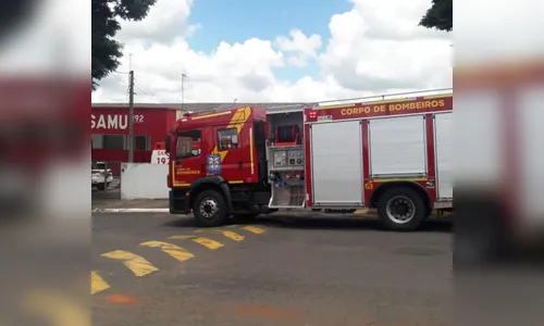 Casa desocupada pega fogo em Apucarana 