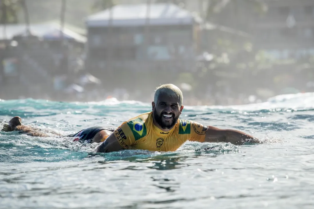 Brasil garante título do Circuito Mundial de Surfe