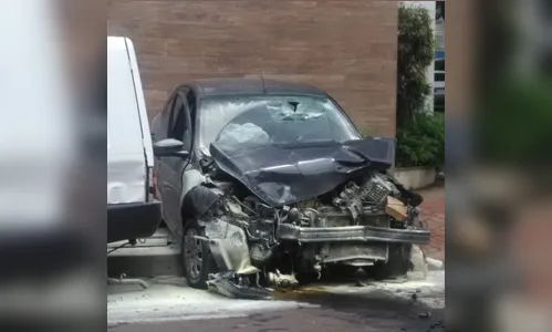 Acidente no centro de Arapongas envolve quatro carros 