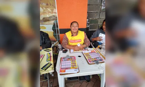 Cadeirante assaltada em Apucarana volta ao trabalho e conta como tudo aconteceu; veja o vídeo