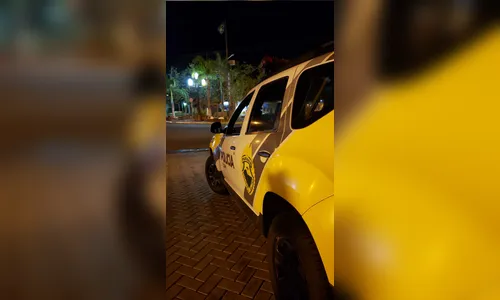 PM prende 4 homens após roubo a mão armada em loja no centro de Arapongas 