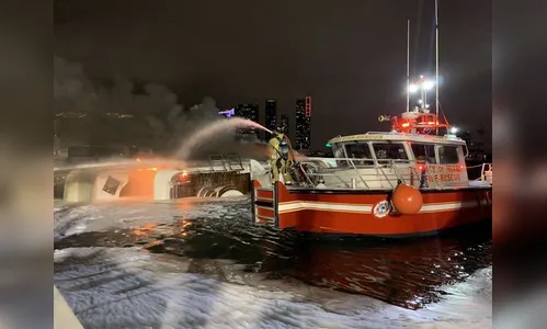 Iate de R$ 28 milhões do ex de Jennifer Lopez pega fogo em Miami