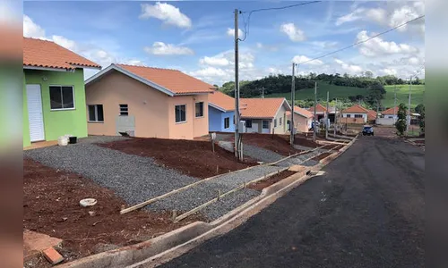 Cohapar entrega casas em Marilândia do Sul