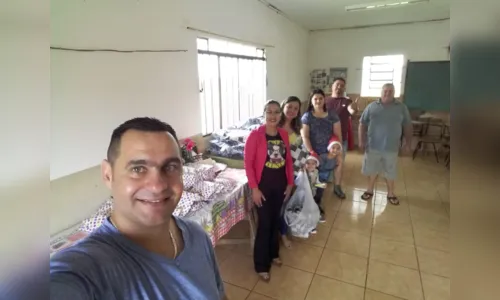 
						
							Grupo de amigos entrega presentes para crianças em Apucarana
						
						