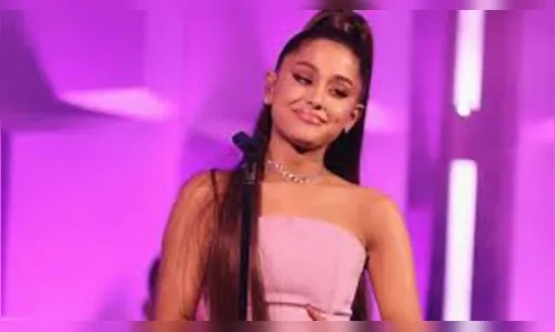 Ariana Grande lança álbum com mais de 30 músicas de turnê mundial