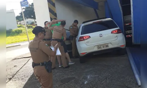 
							Continua preso médico detido por embriaguez ao volante e porte de arma 
						
						