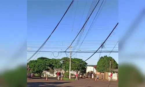 Equipes da Copel trabalham na recomposição do sistema em Ivaiporã