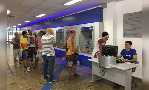 Bancos funcionam hoje e fecham nos dias 31 e 1º
