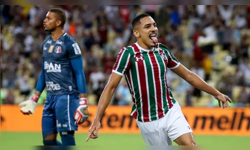 Fluminense renova contrato com lateral-direito Gilberto até 2022