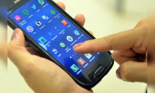 Smartphones usados em excesso prejudicam crianças, revela pesquisa