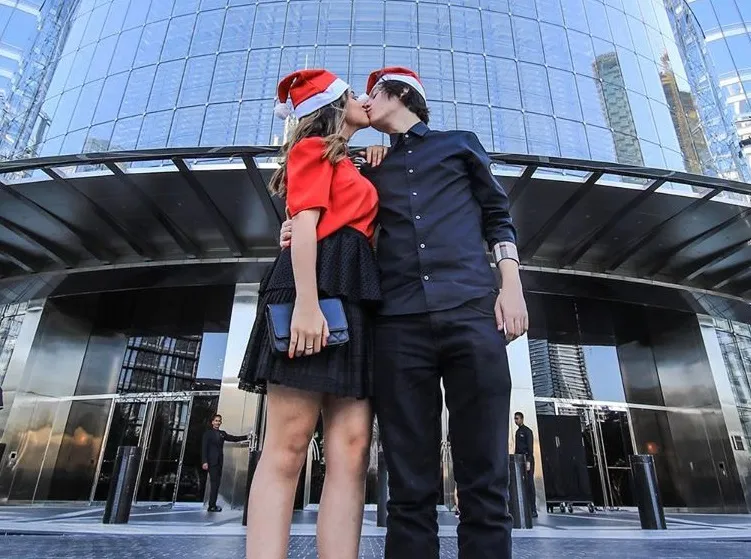 Maísa beija namorado em público e infringe lei de Dubai