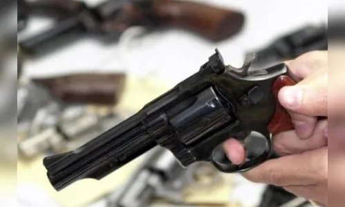 Com Bolsonaro, registros de novas armas aumentam ao menos 48%
