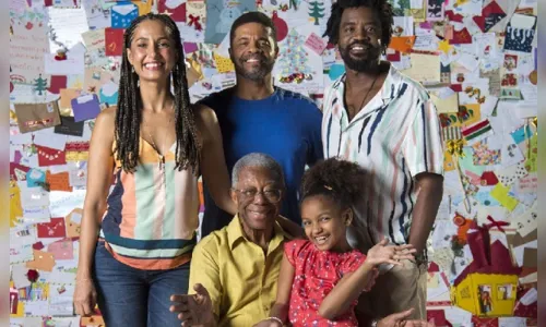 
							Especial de Natal histórico na TV Globo emociona público e elenco
						
						