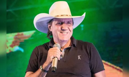 Vídeo mostra momento em que cantor sertanejo tem infarto e morre no palco