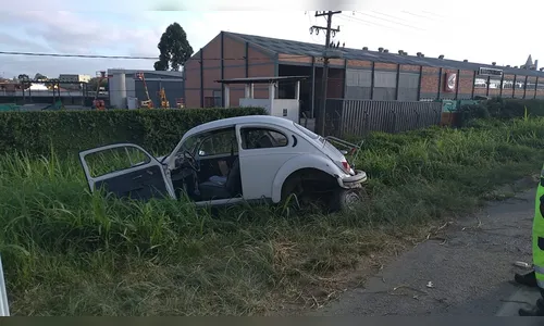 Carro é saqueado após morte de motorista em acidente na BR-116