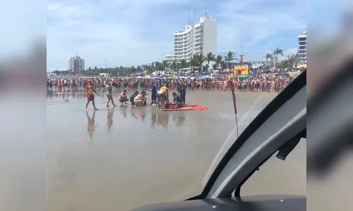 Três jovens se afogam e são resgatados do mar em Guaratuba