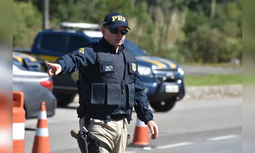 PRF flagra motorista de ônibus dirigindo bêbado, em Mandaguari 