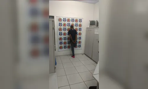 Ladrão perneta é preso após tentar assaltar mulher 