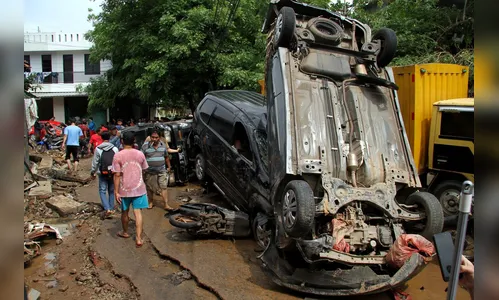 Pelo menos 16 mortos em inundações na capital da Indonésia