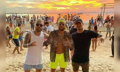 Jornal francês detona barriga de Neymar na folga