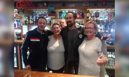 Nicolas Cage passou Réveillon em bar pagando bebidas para desconhecidos