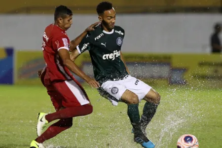 Palmeiras vence de virada na estreia da Copinha