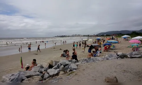 Marinha alerta para possibilidade de ressaca, com ondas de até 2,5 metros no litoral do Paraná