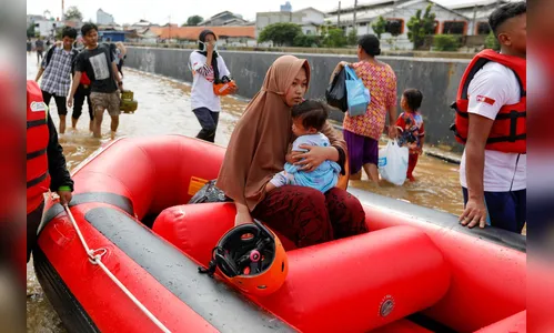 Indonésia eleva para 43 número de mortos em inundações na capital