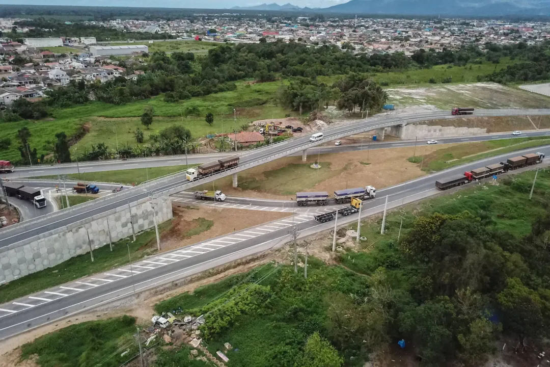 Obras e melhorias em rodovias paranaenses somam R$ 600 milhões