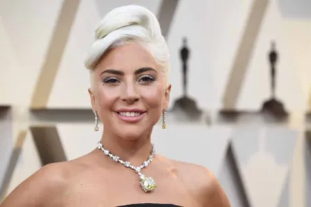 Lady Gaga revela ter dores intensas e trauma desenvolvido após ter sido estuprada