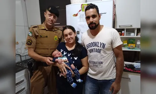 Policial encontra bebê que ajudou a salvar de engasgamento em Arapongas; assista