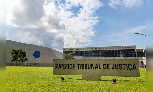 Ministro do STJ mantém namorada de 'doleiro dos doleiros' presa