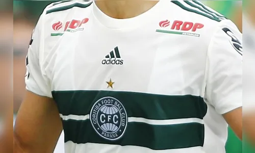 Família é espancada por usar camisa do Coritiba