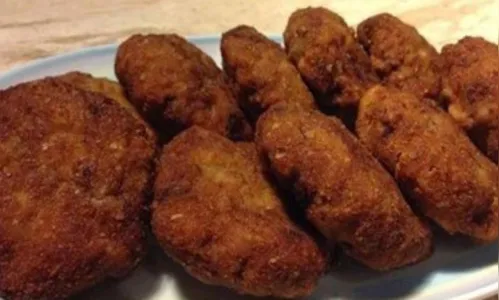 Mulher esfaqueia marido por causa de bolinho de carne  