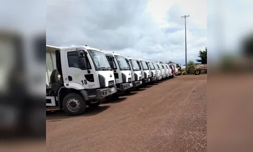 Mutirão voluntário realiza limpeza de veículos e maquinários públicos em Arapongas