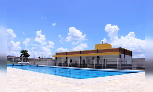 Retomadas as atividades na piscina do Centro Social Urbano, em Arapongas