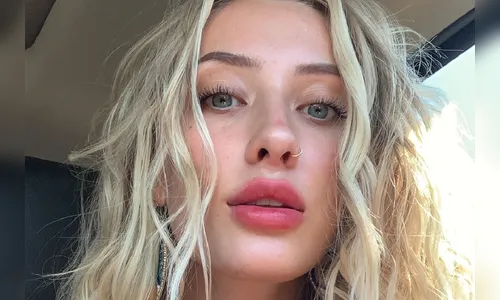 Modelo arrecada 700 mil dólares com a venda de nudes para combate a incêndios na Austrália