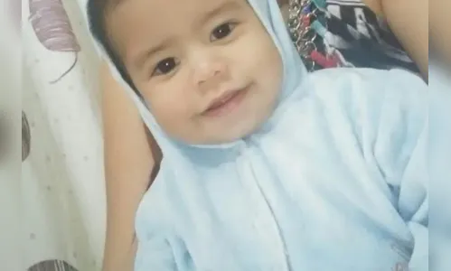 Mãe de bebê de 1 ano morto com socos e dentadas é solta