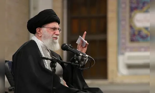 Aiatolá Khamenei diz que ataque do Irã foi 