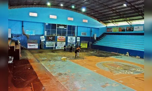 Faxinal revitaliza ginásio de esportes Manecão