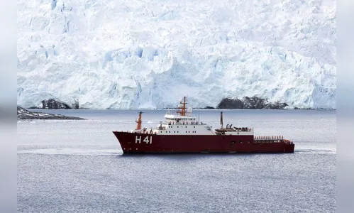 Antártica: navio Almirante Maximiano atravessa Estreito de Drake