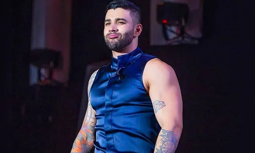 Gusttavo Lima arrecada 50 toneladas de alimentos em jogo