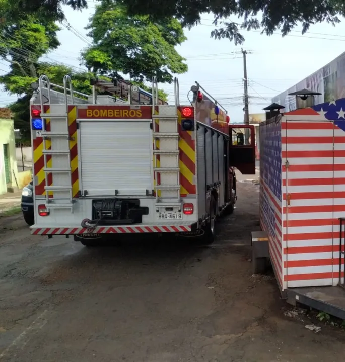 Princípio de incêndio mobiliza equipe dos Bombeiros em Apucarana