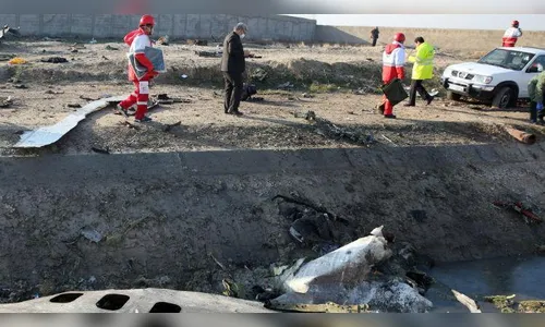 Presidente da Ucrânia pressiona aliados por evidências sobre acidente aéreo