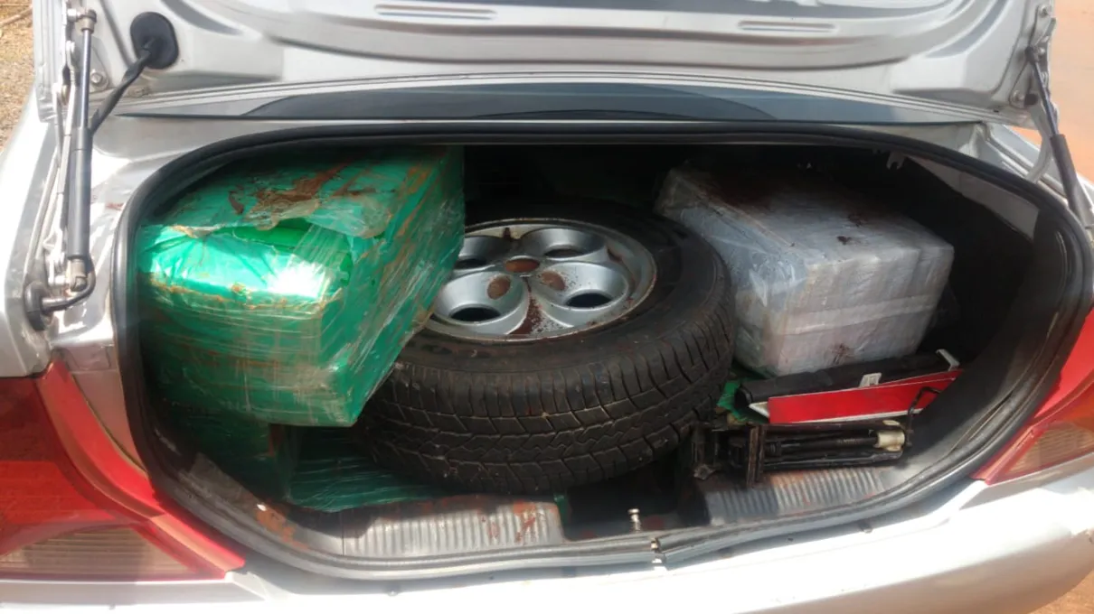 Motorista é preso com quase meia tonelada de maconha, em Jandaia do Sul