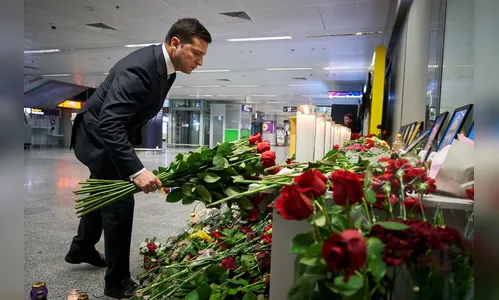 Presidente da Ucrânia pede justiça e indenizações por abate de avião