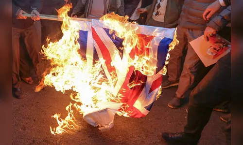 Reino Unido convoca embaixador iraniano após prisão de embaixador britânico